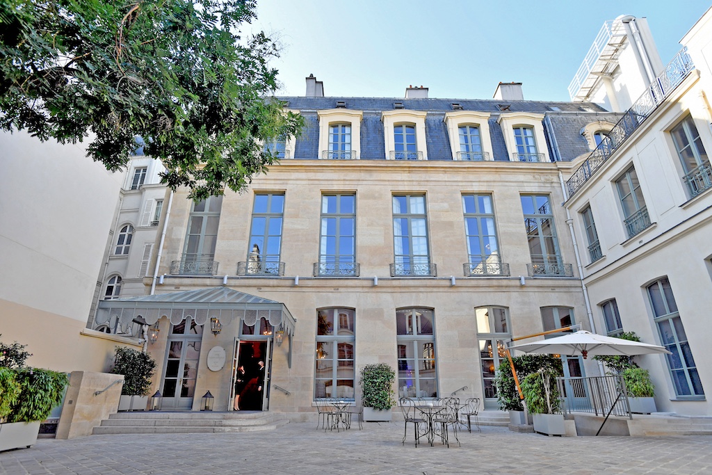 Privatisation/Location, Hôtel de Poulpry, 7e Paris