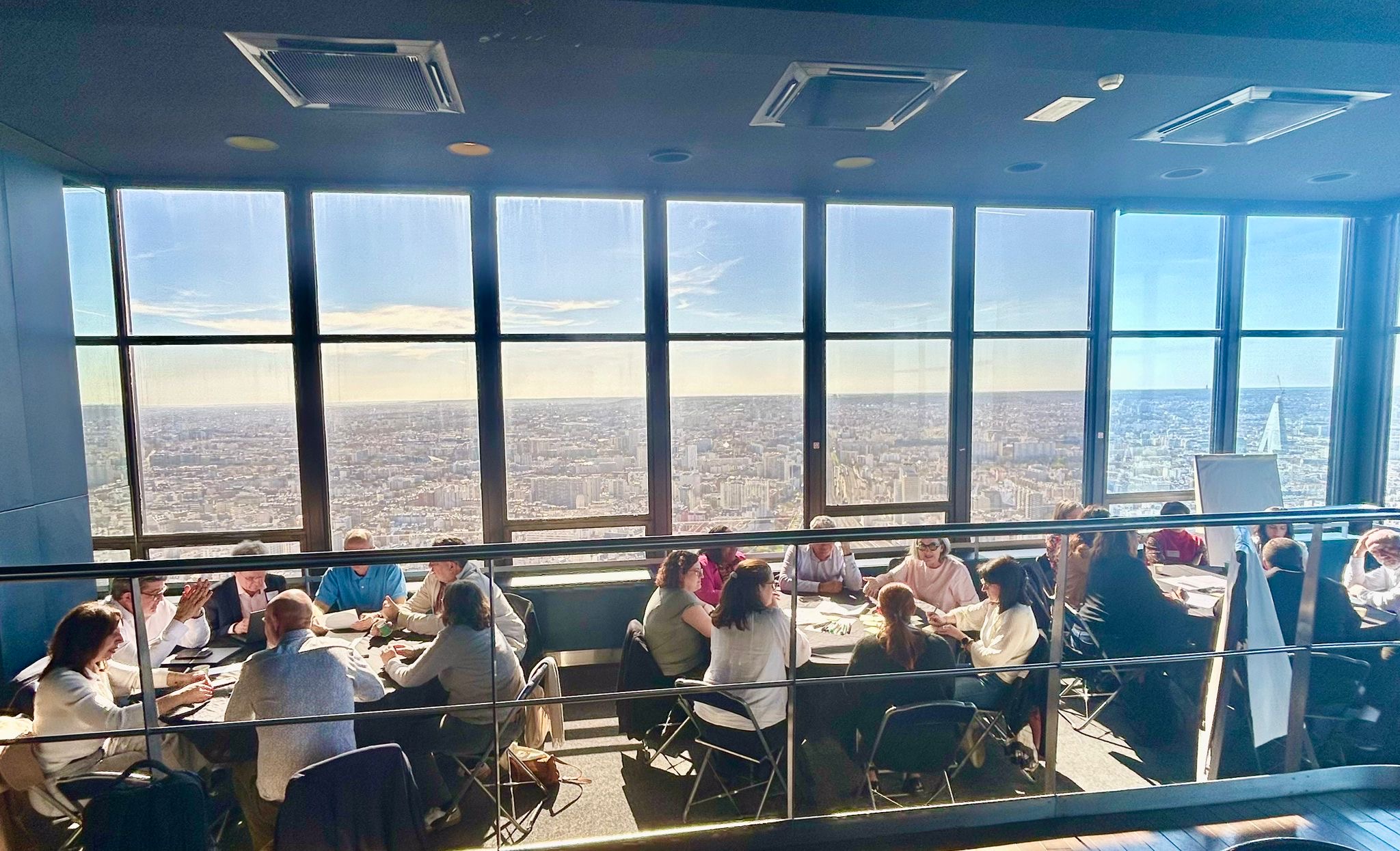 La Tour Montparnasse accueille la SDDS pour une journée d&rsquo;étude suspendue au-dessus de Paris