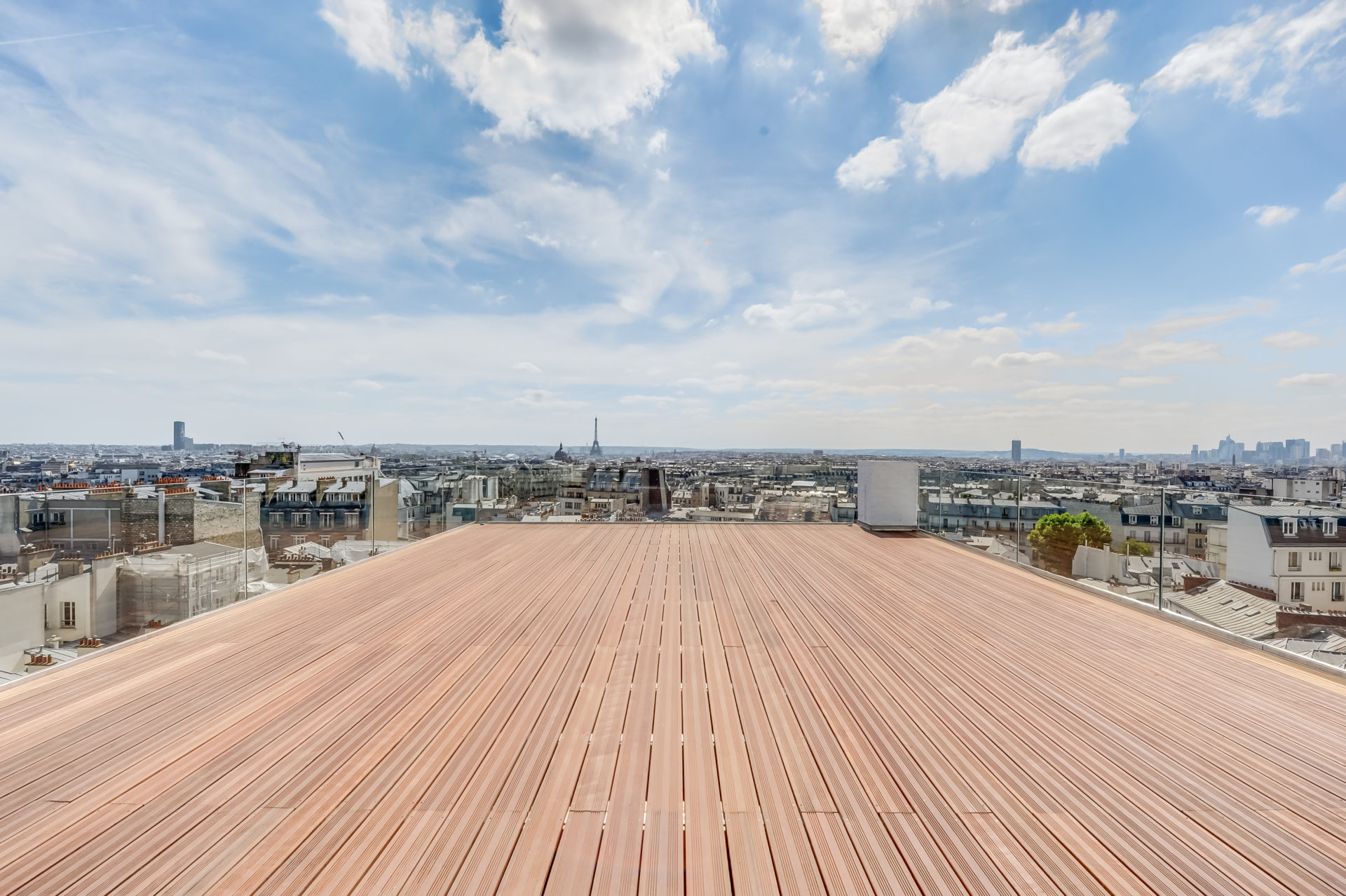 Privatisation/Location, Dernier Étage, Paris 18e