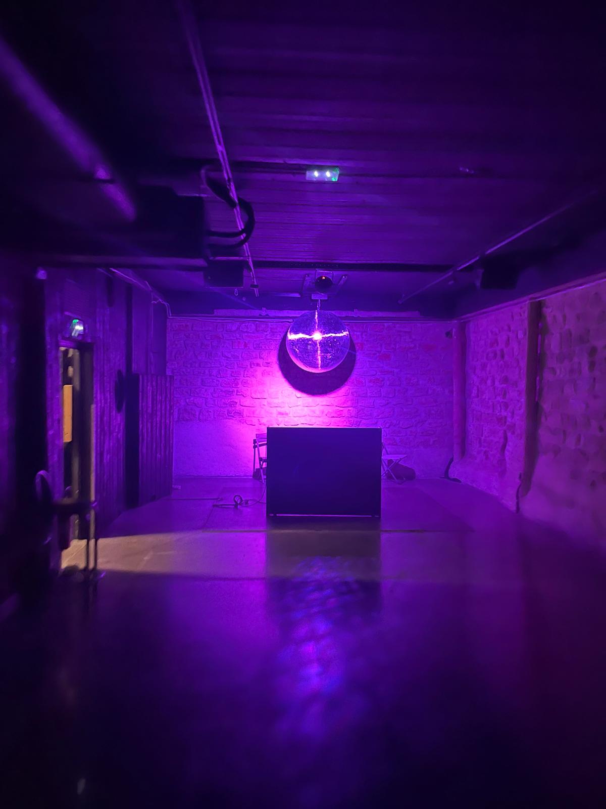 L’Usine Deguerry : un écrin brut pour une soirée folk-rock inoubliable
